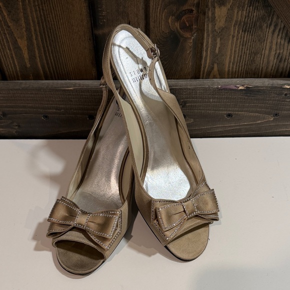 2/35$❤️Stuart Weitzman Tan Heels with Bow Detail - Picture 1 of 7